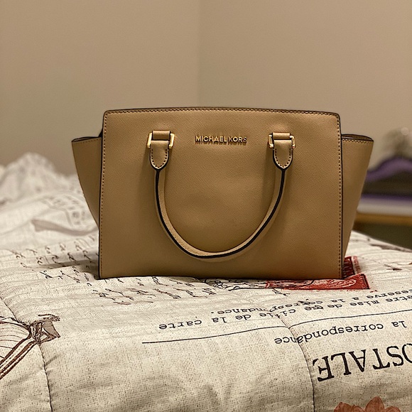 Michael Kors Bag - Picture 1 of 1